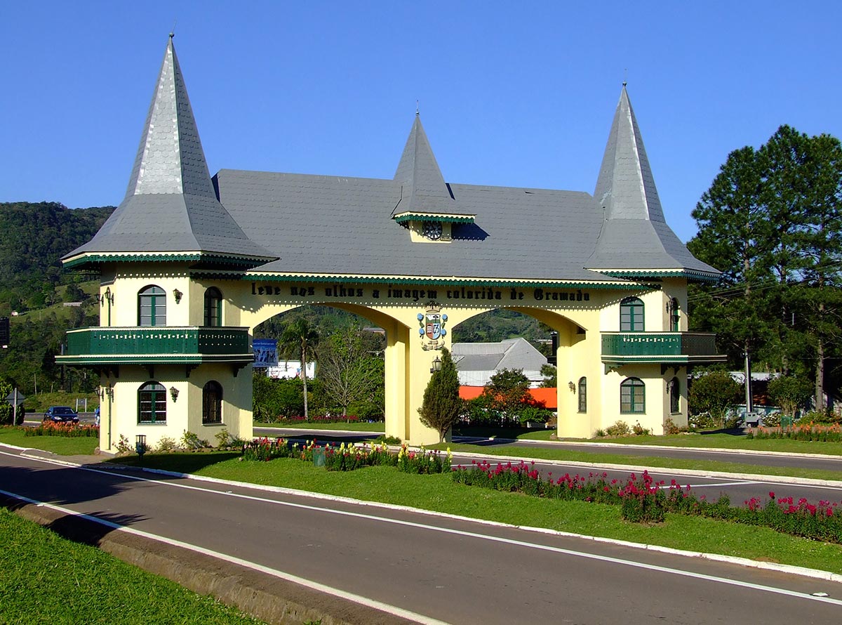 1200x890px-portico-gramado-taquara